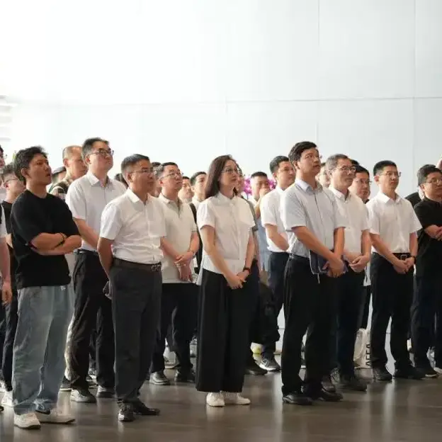 SAIC-GM-WOULING மற்றும் DONGFENG LIUZHOU மோட்டார் பரிமாற்றக் கூட்டம்